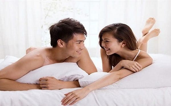 Khi vợ là người chủ động – Giúp hay gây áp lực cho chồng?