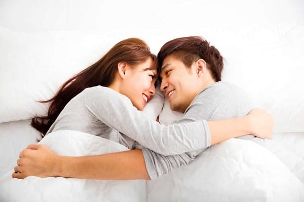 Cách giữ lửa hôn nhân khi chồng yếu sinh lý