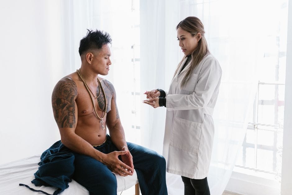 Chuyên gia phân tích các dấu hiệu thiếu hụt Testosterone và giải pháp khôi phục phong độ nam giới